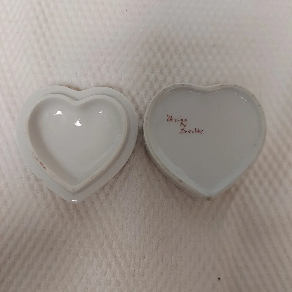 Heart shaped trinket box w sea horses Design by Dorothe Ocean life irridescent